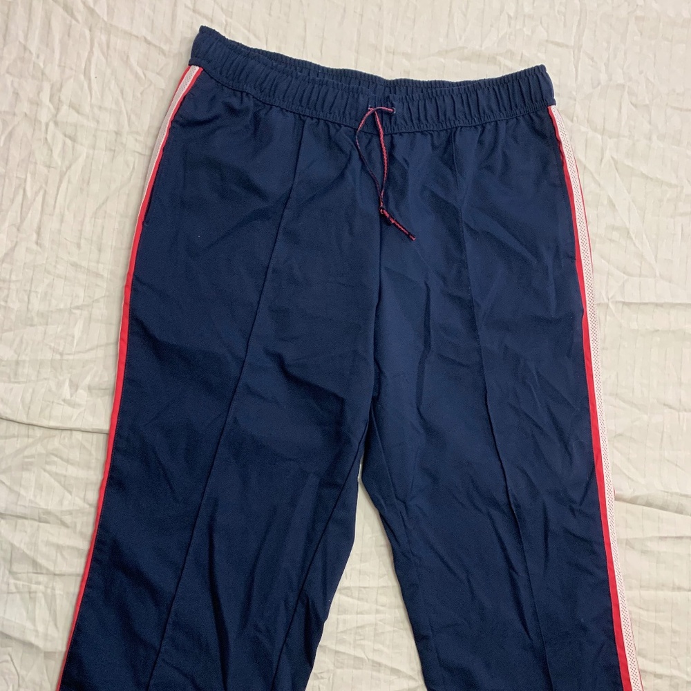 🍎🍎🍎  SJB ACTIVE WOMENS ATHLETIC CAPRIS PANTS SIZE L PETITE 🍎🍎🍎